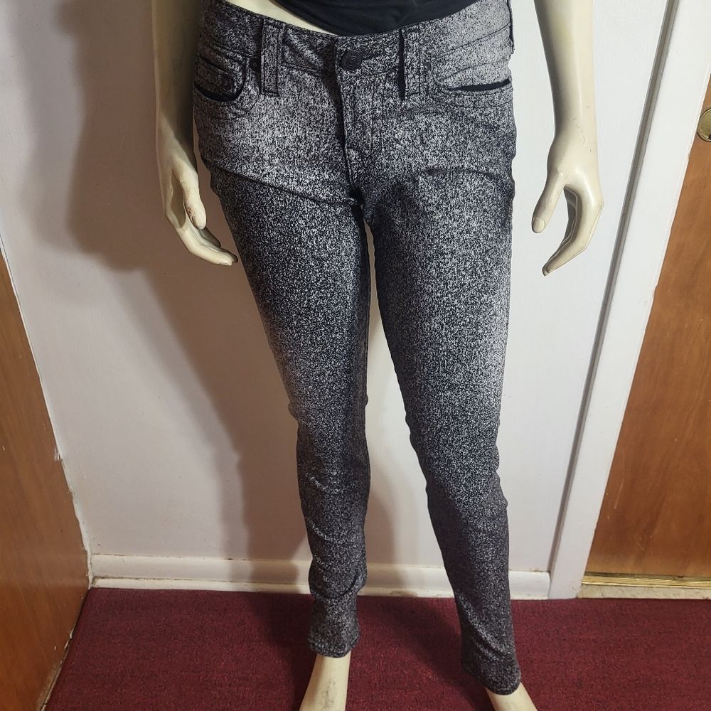 True Religion Black&White Skinny Jeans Sz 30